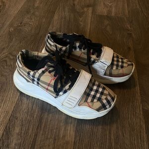 Burberry Women’s Regis Sneaker Size 41